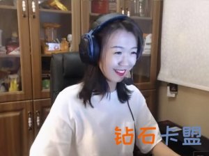 CSGO：QUQU调戏妹妹被老婆佳慧逮住，心乱了枪臭了
